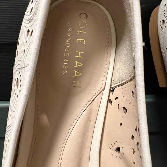Cole Haan Tali Bow Loafer In Ivory Leather White Flats with Bow NWOT Size 5.5 - Picture 5 of 6